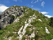 58 Rampatina finale per la cima della Corna Grande